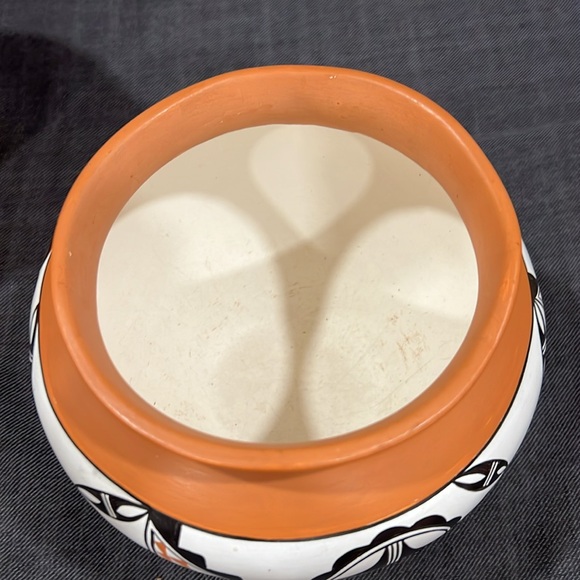 V. Tafoya Jemez New Mexico Pottery - Picture 5 of 7